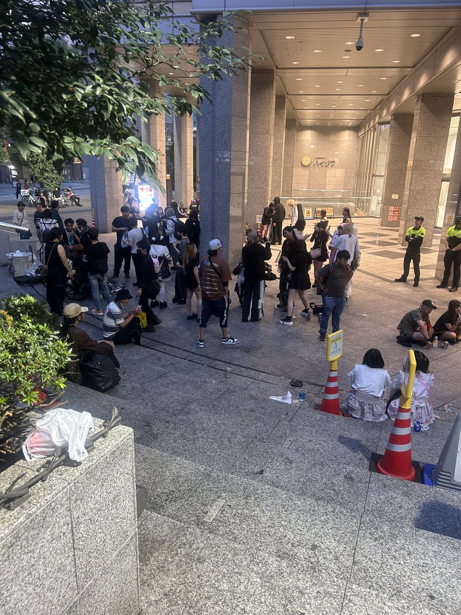 restamin2yan's tweet photo. 昨日のハイジア下とホテル街人えぐすぎて祭りかよ https://t.co/rsOaCL4X5m