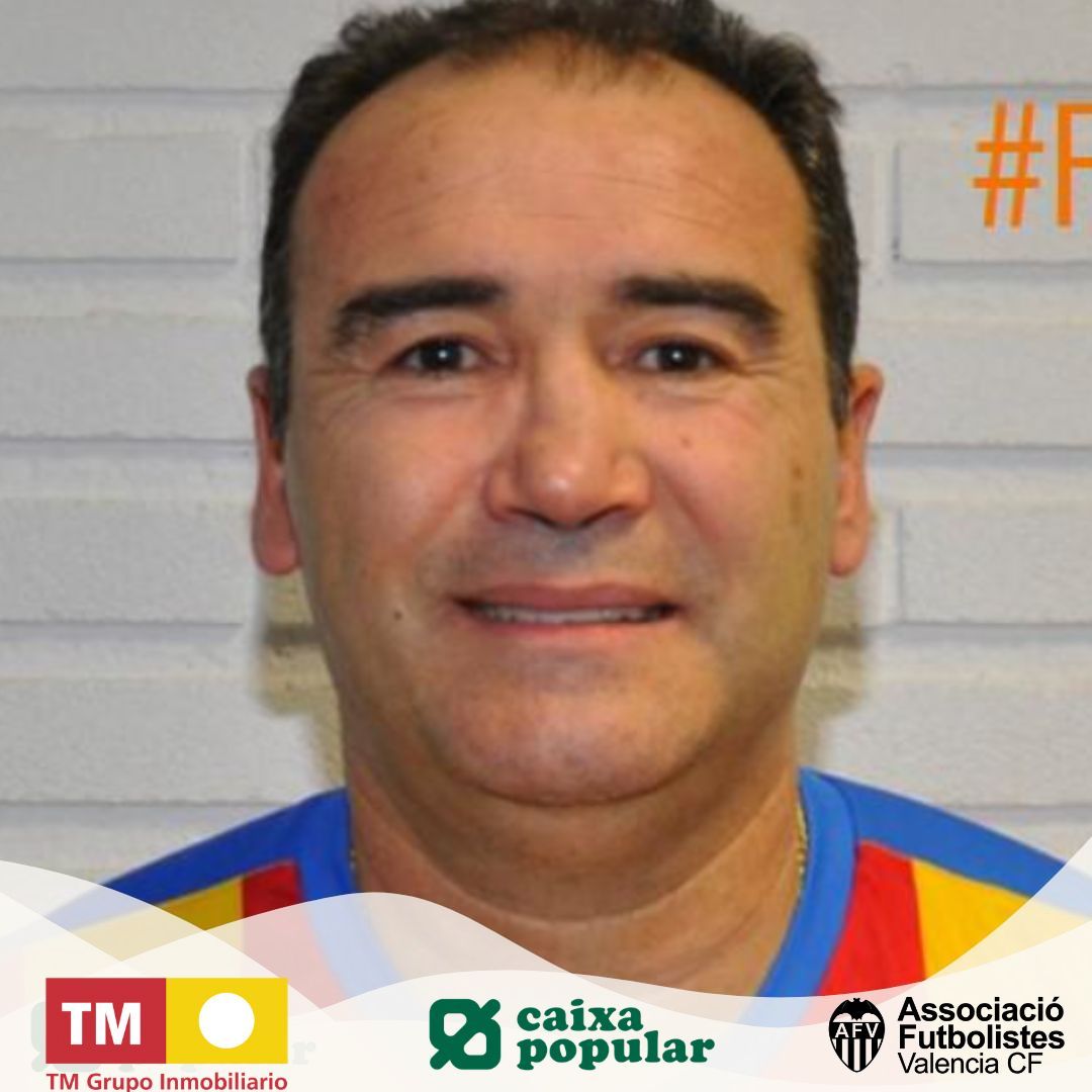 FutbolistasVCF's tweet photo. Comenzamos el día felicitando a Juan José Juárez (1962), defendió la camiseta del primer equipo entre 1984 y 1988, y recordando a Antonio Ribes, embajador del VCF Mestalla, que nos dejó en 2023 con 88 años.  🎂🦇⚪⚫ #muchasfelicidades #siempreenelrecuerdo #orgullosos #amunt https://t.co/GqAJtJxzRg