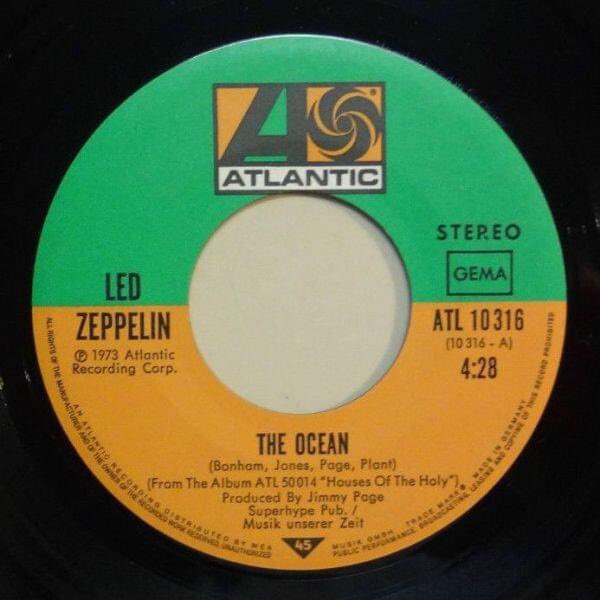 bot40857786's tweet photo. #悪魔のRock辞典
#悪魔のZep辞典

『The Ocean』その24
どアタマのべしゃりとカウントはボンゾ先生
「今日はもう4曲も片付けたけどオレ様はまだまだ元気…さぁ次いくぞ！1.2.3.4！」
という（意訳）ボンゾ先生の「底なしスタミナについてこい」って恐怖の宣言にジミー先生は涙したらしい（作り話） https://t.co/GkWsn8HlDX