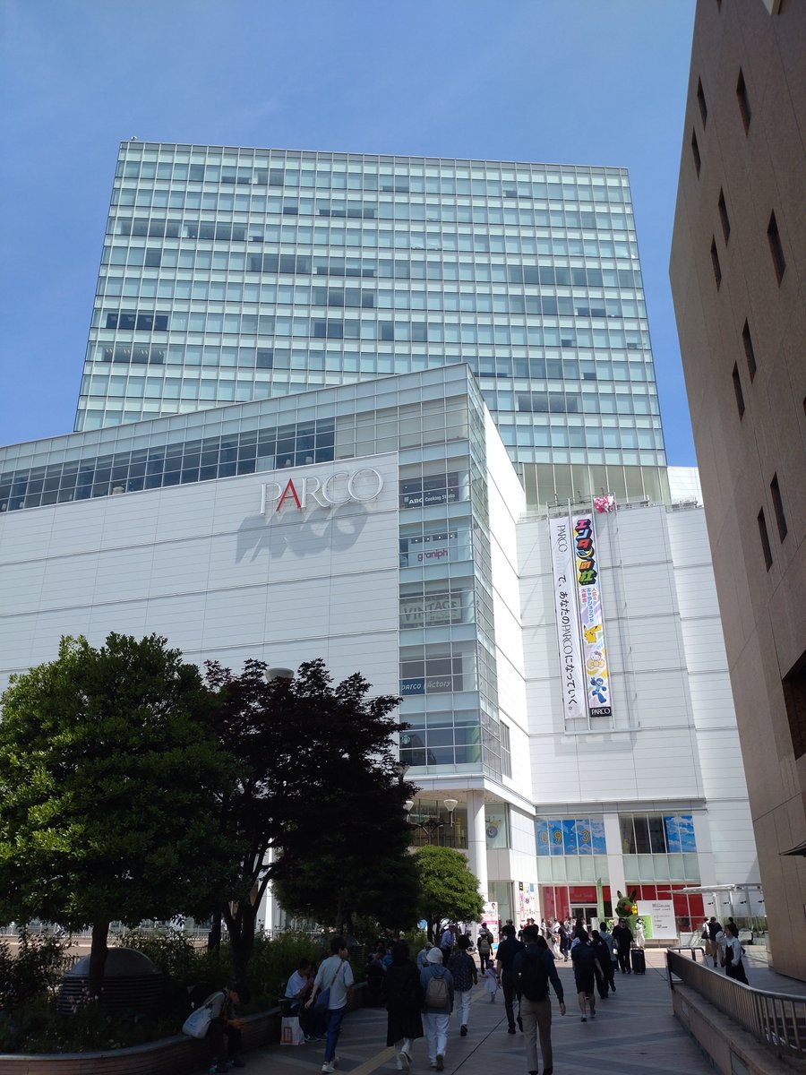 datusara5's tweet photo. 久々にガンダムベース仙台へきました！
ヨドバシで30mmを購入
都会は潤沢に商品があってうらやましいです

そしてすれ違い通信もお待ちしております
写真はヨドバシです https://t.co/0t314TMqst