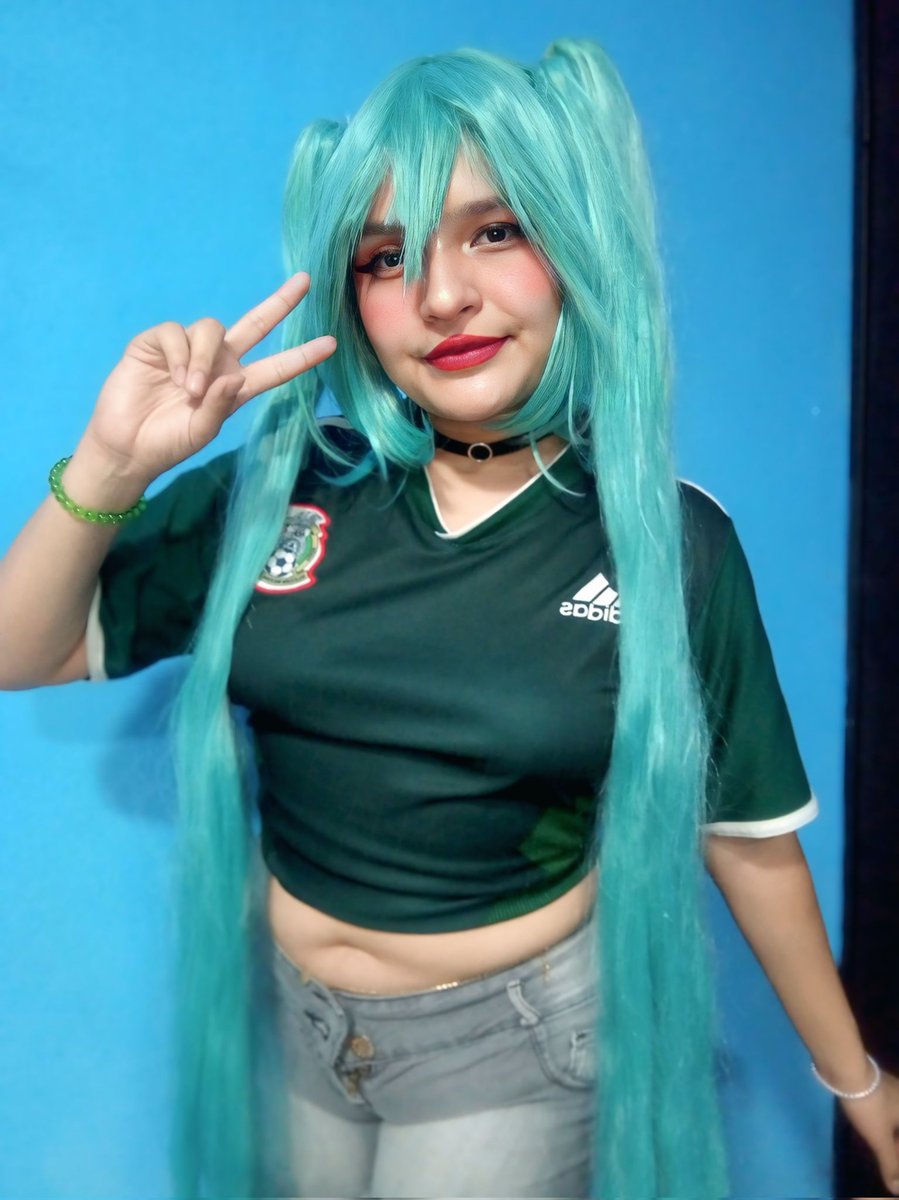 usagi_cosplays's tweet photo. Hatsune Miku Mexicana 🇲🇽 https://t.co/zyWEFOzXs8