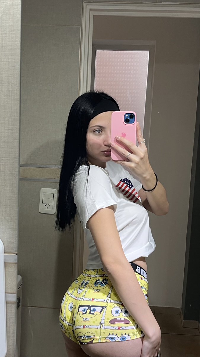 millieeeverse's tweet photo. no idea how to flirt but i will ruin my sleep schedule for you https://t.co/j9YcRaA3l9