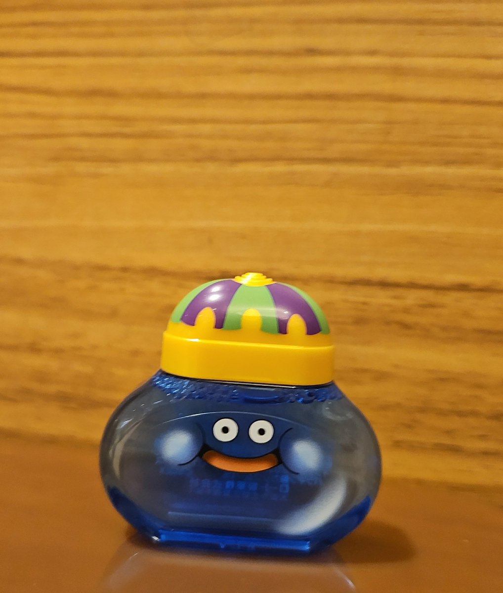 ayakabear's tweet photo. ミーハーなので手に入れたんですがスースーする目薬無理なので苦しみながら使用中(笑) https://t.co/JzwBxYbczi