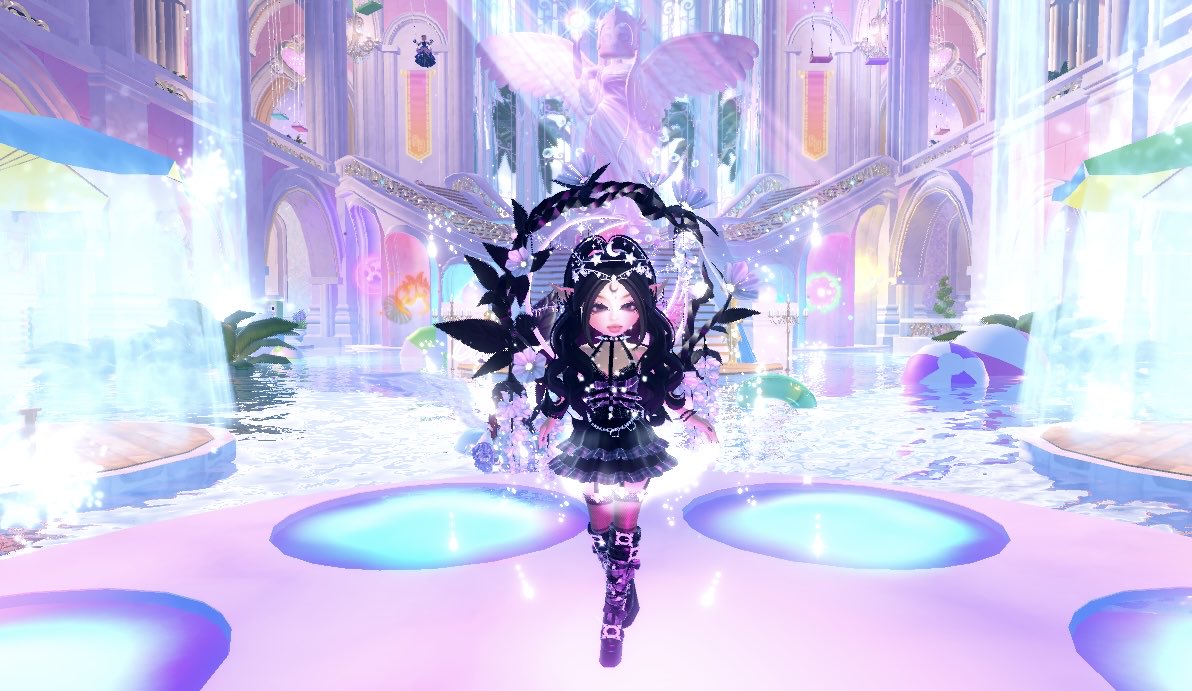 _nyx1ee_'s tweet photo. Ahhh its sooo pretty!! #royalehigh #rhtc #tidalglow https://t.co/1cfrko7miI