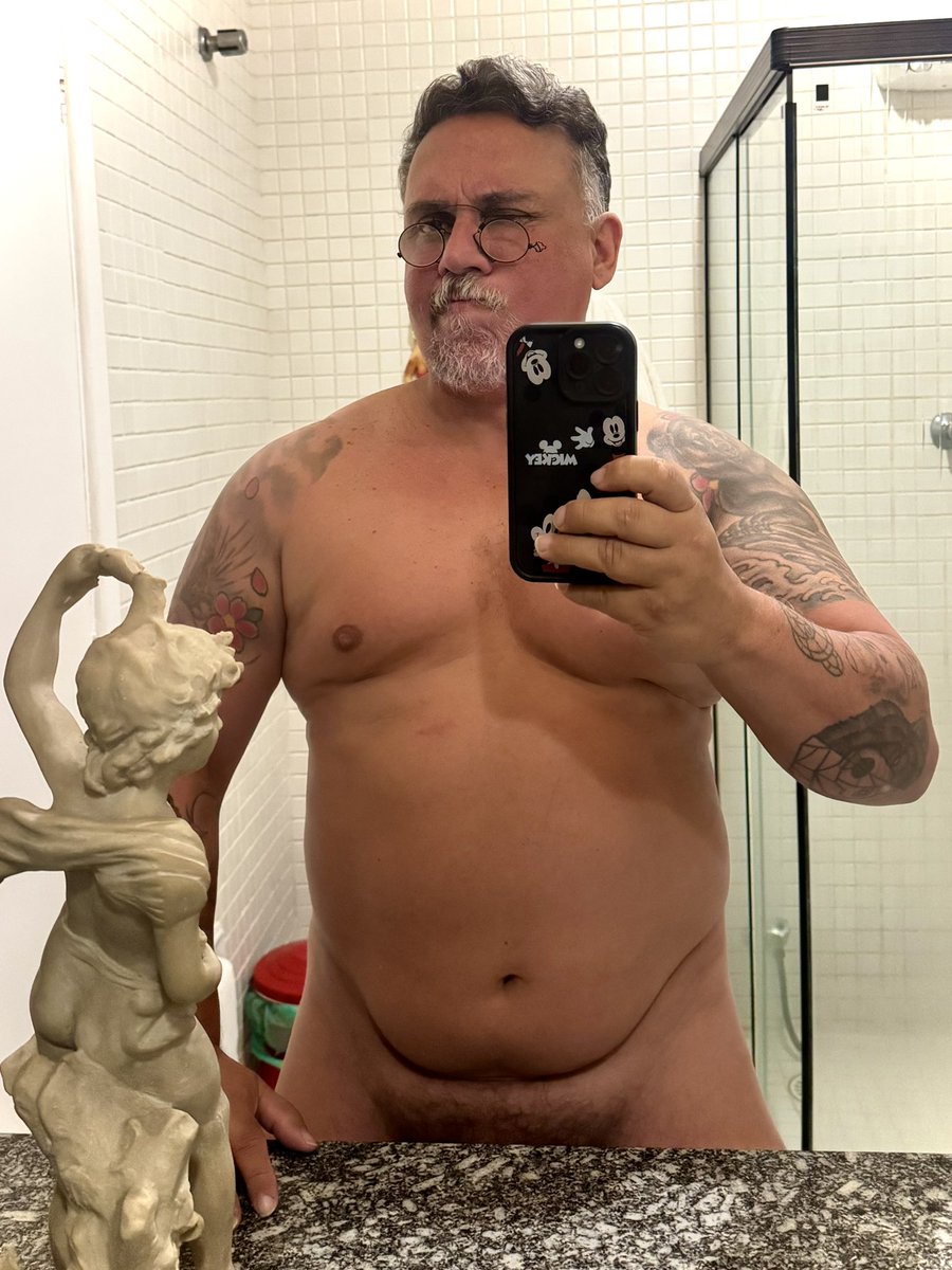 Damazio2008's tweet photo. Banho tomado! 

#gay #daddy #glasses #sexy #urso #bear https://t.co/Bw1ZDiOSzO