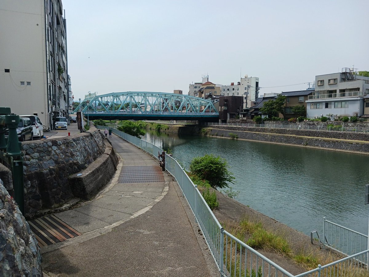 oblivion684's tweet photo. 金沢の犀川を散歩してみた🙂 https://t.co/vHuSdPYz2G