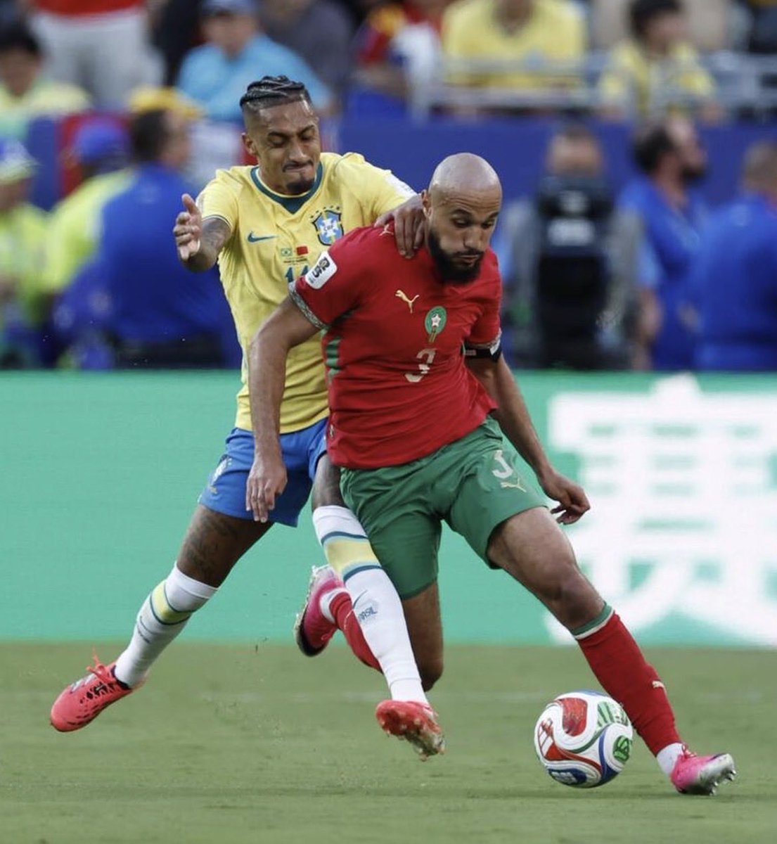 Rifinho782's tweet photo. Même avec l’épaule cassé il te pochet Rafinha les hommes mazraoui wallah 🦾 https://t.co/nSEWof1LDY