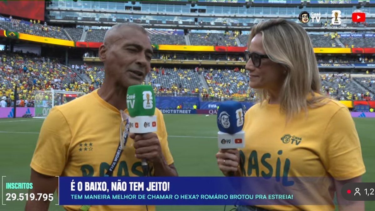 pmarcelo1972's tweet photo. Romário é visto em todos os lugares, menos trabalhando no Senado. https://t.co/Ym1yG7BZ8w