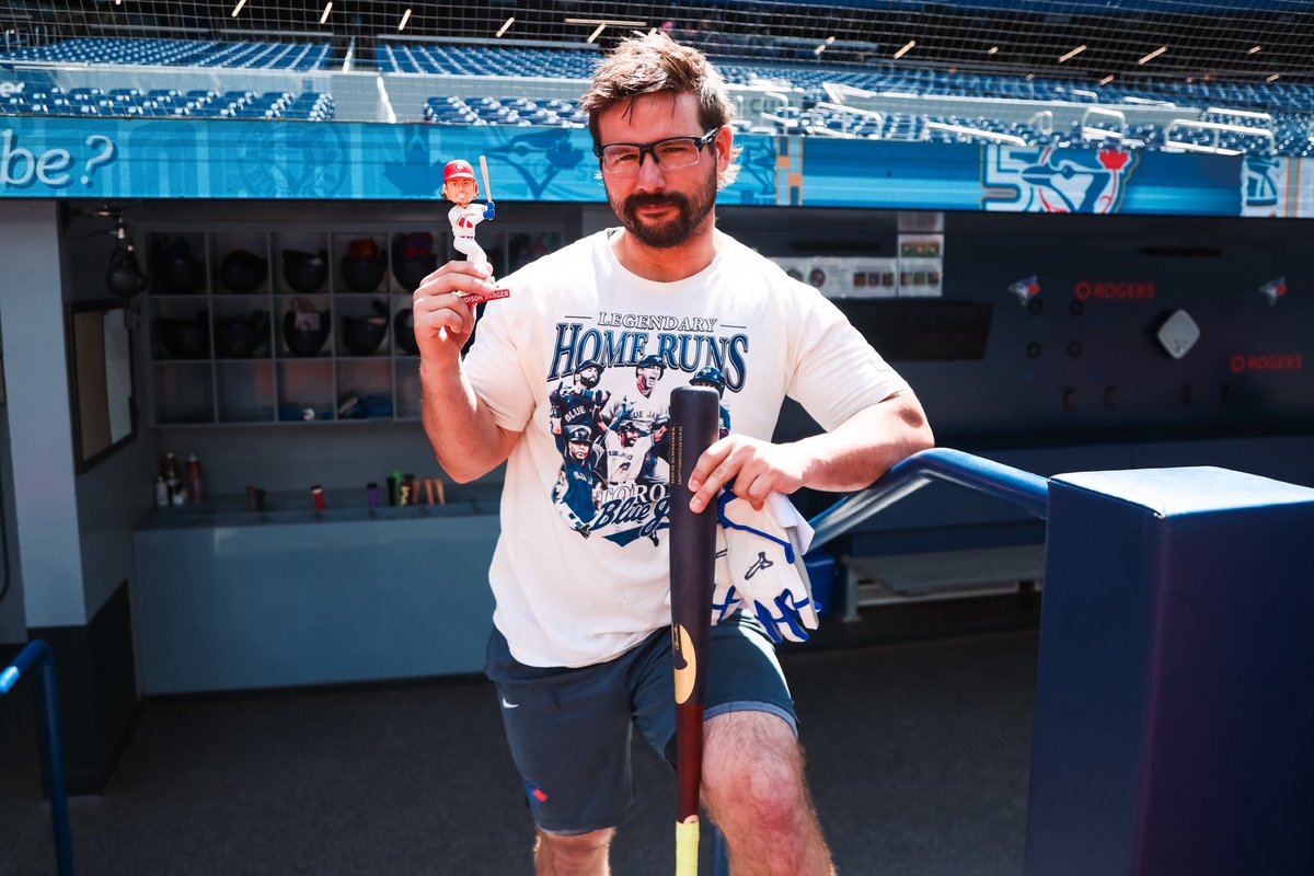 vancanadians's tweet photo. From Babe’s pullout couch to his bobblehead collection 🛋️ 🛌

The Addison Barger bobblehead is Davis Schneider approved! 

📸: @BlueJays https://t.co/S6ClfepvTW
