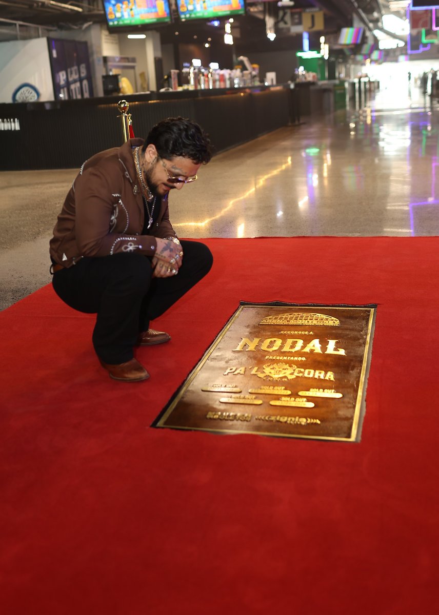 ArenaMtyOficial's tweet photo. 🤠 Christian Nodal ya forma parte de la historia de Arena Monterrey.

Esta noche se develará su placa conmemorativa por sus 7 fechas SOLD OUT y más de 90 mil asistentes.

📸 ¡Pasa a tomarte la foto con la placa y guarda el recuerdo de una noche inolvidable! https://t.co/Aizg0PsKAW