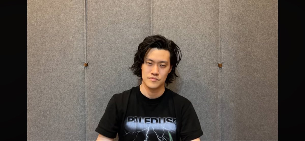 fcsh__max44's tweet photo. 粗品、paleduskTシャツ動画で着てますやんww https://t.co/IqB0Pw1Yd4
