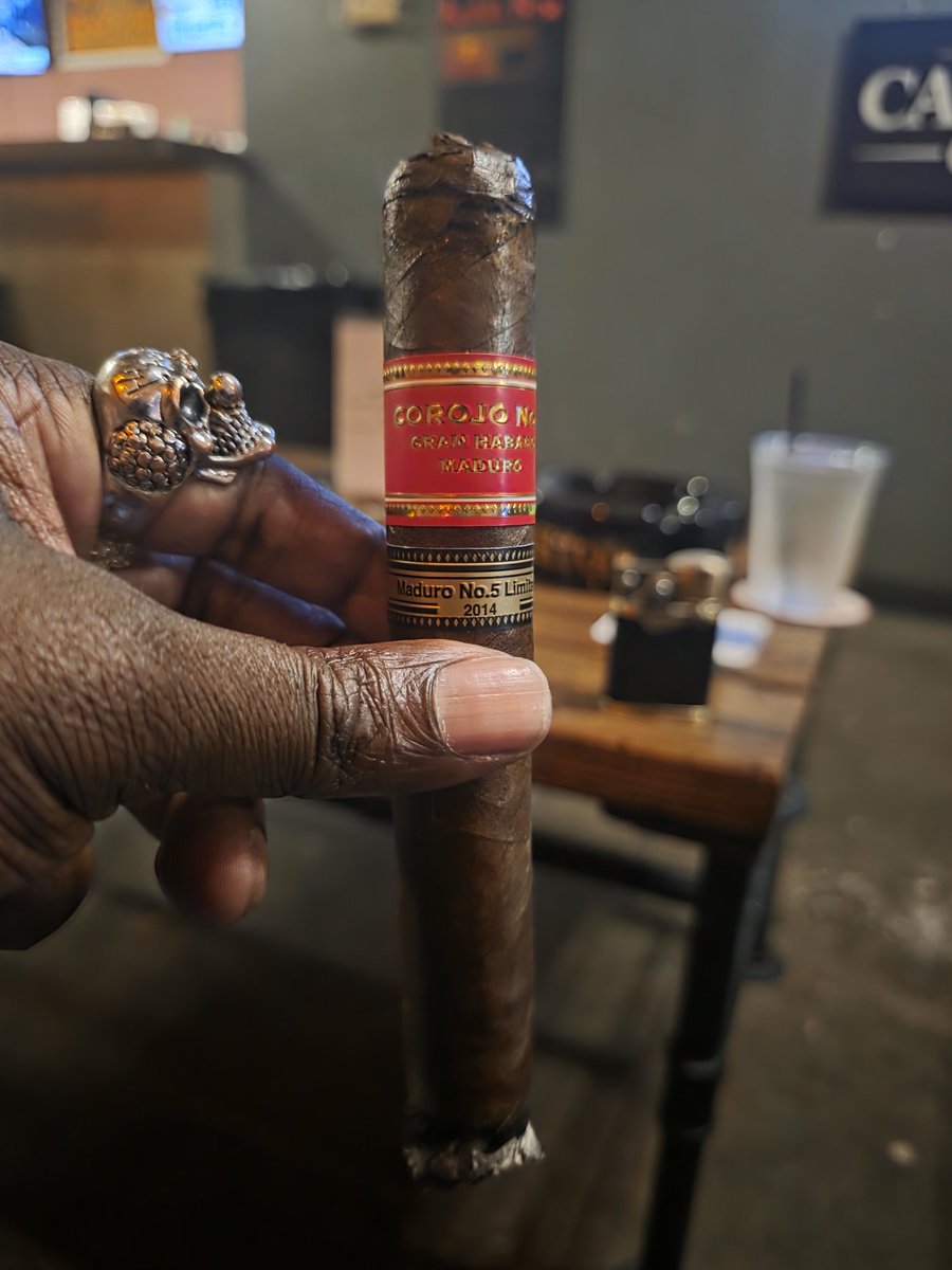 MarcWatkinsEsq's tweet photo. #MyCurrentSituation: watchin the #NBAPlayoffs w/ma cuz, smokin a stick, sippin on apple juice.
#WhereInTheWorldIsMarc🌎 #MarcsVacay #TTown #Tulsa #SummerVacay #Tuls https://t.co/2wvF4j7PT9