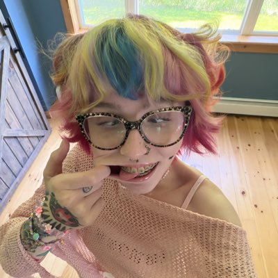 dutifuldolly's tweet photo. #NewProfilePic https://t.co/BJ4i5ALKNE
