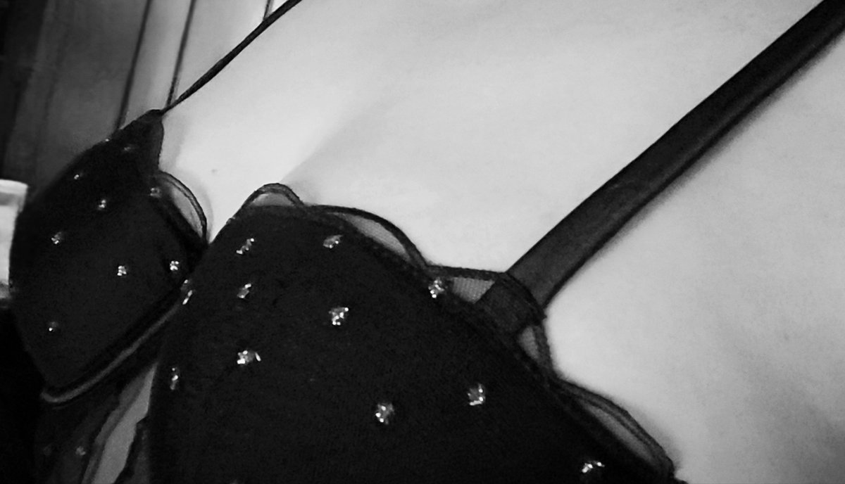 SabrocitosSW's tweet photo. Les gusta mi nuevo modelito... Cómo para portarnos mal 😈😈
#swingersméxico https://t.co/tjptdflmkD