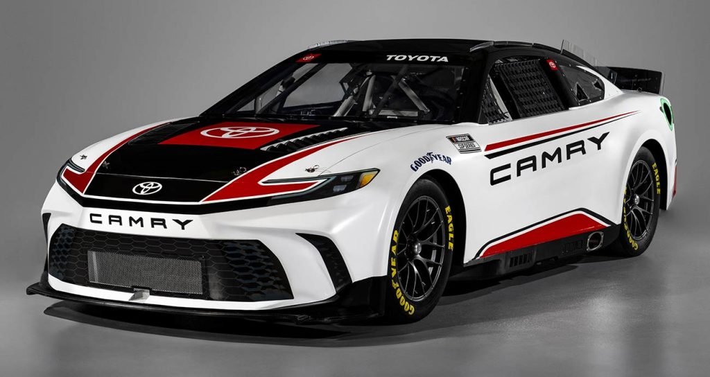 jonathanoatess's tweet photo. "Toyota has an unfair advantage this year!!!" except they haven't updated the body style since 2024 and Chevy updated their body this year but dropped the ball and Ford hasn't been good since 2023 https://t.co/51VtspVovO