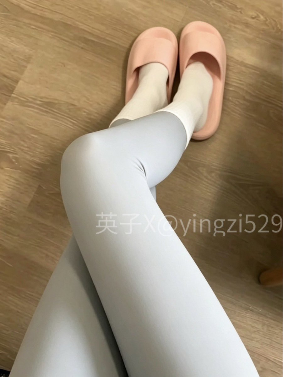 yingzi529's tweet photo. 这样是不是太捂脚了 https://t.co/IzWEd8WEaW