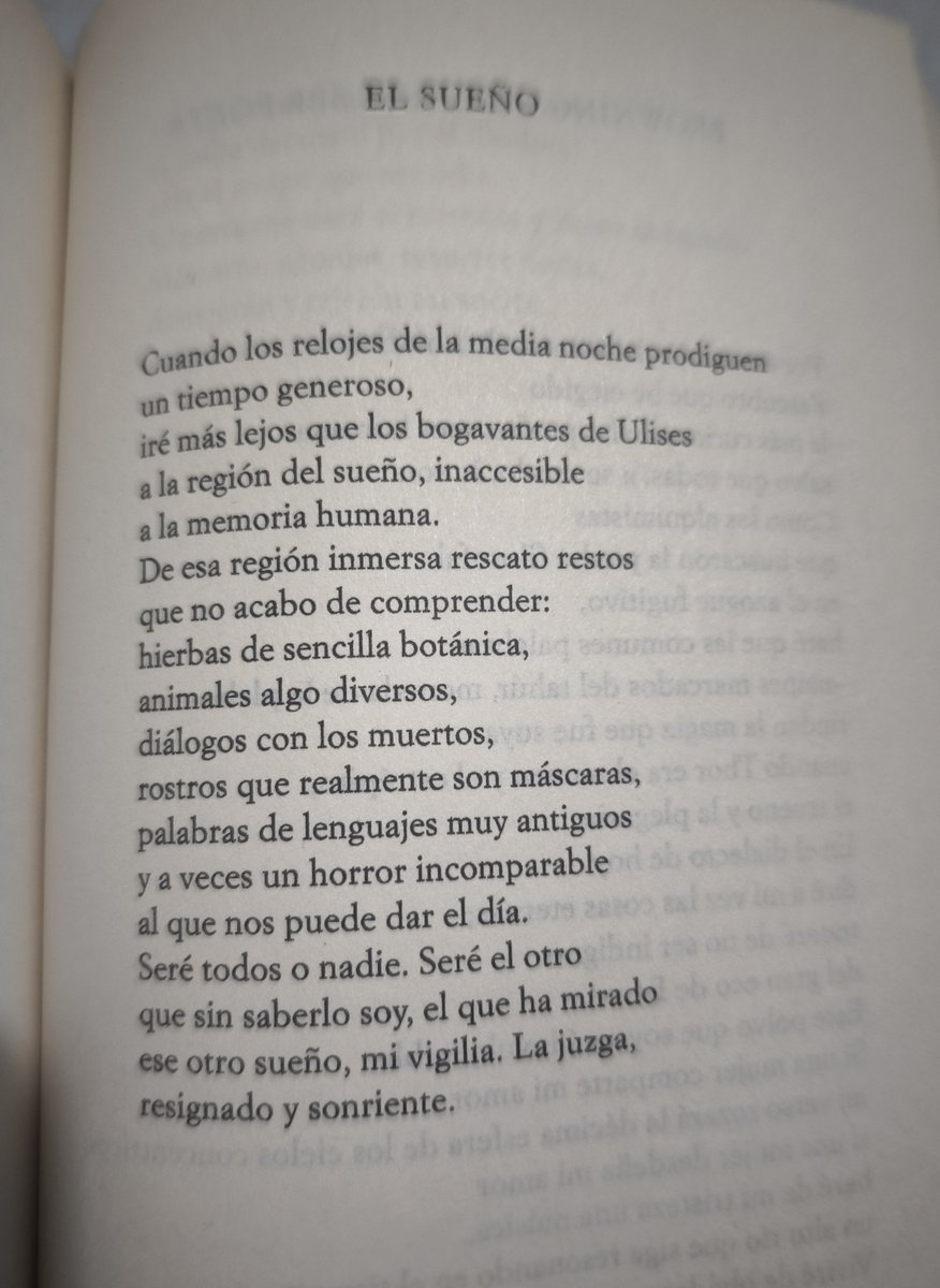 Jessi_cav's tweet photo. La Rosa Profunda - Jorge Luis Borges 🍃 https://t.co/zLYV3cyVKc