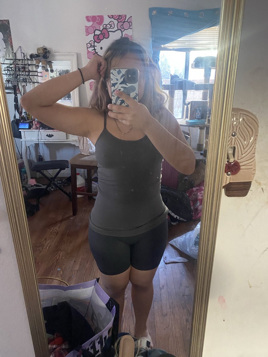dizzy4eva's tweet photo. tw recoverytwt n normaltwt!! 
 bodycheck cuz i actually cant do this anymore💔 i’m being so deadass pls body shame me so bad i NEED to lose weight again #edtwt #shedtwt https://t.co/uoRZX0DH6O