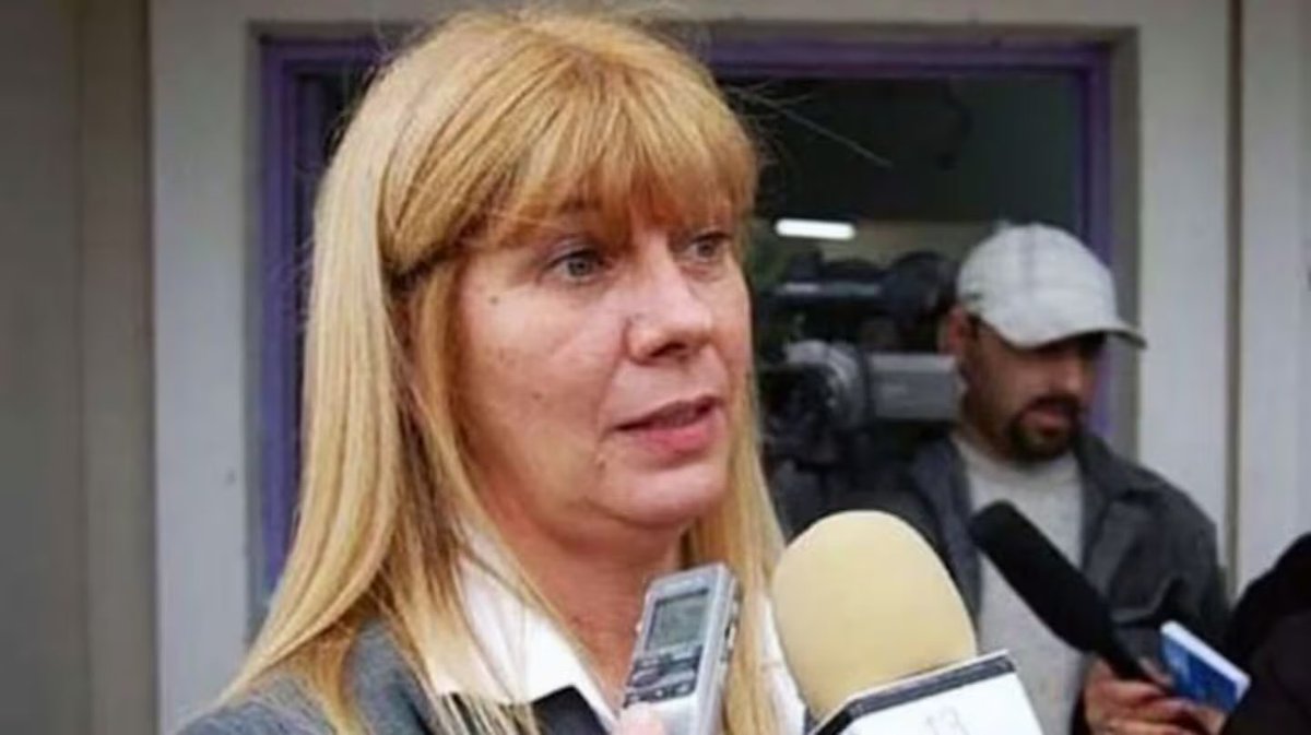 laurita_50's tweet photo. @mauroszeta Una pinturita de jueza. Buscaba panzas para darle esos bebés a mullos amigos. Se fugó a España. La detuvieron allá y la extraditaron. Le dieron solo 3 años. Un besito y a su casa #JusticiaDeMierda https://t.co/W2XQD352dG