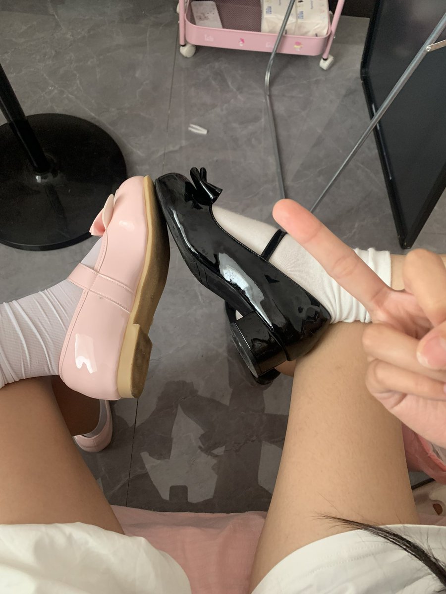 Samame3k's tweet photo. 另一个号被封了，想被我和闺蜜一起掏空你的钱包速速滚过来犯贱 在我们这没有任何尊严，只有没脑子的傻逼 #atm奴 #群榨 #报销 #上贡 https://t.co/A8m1JWbloG