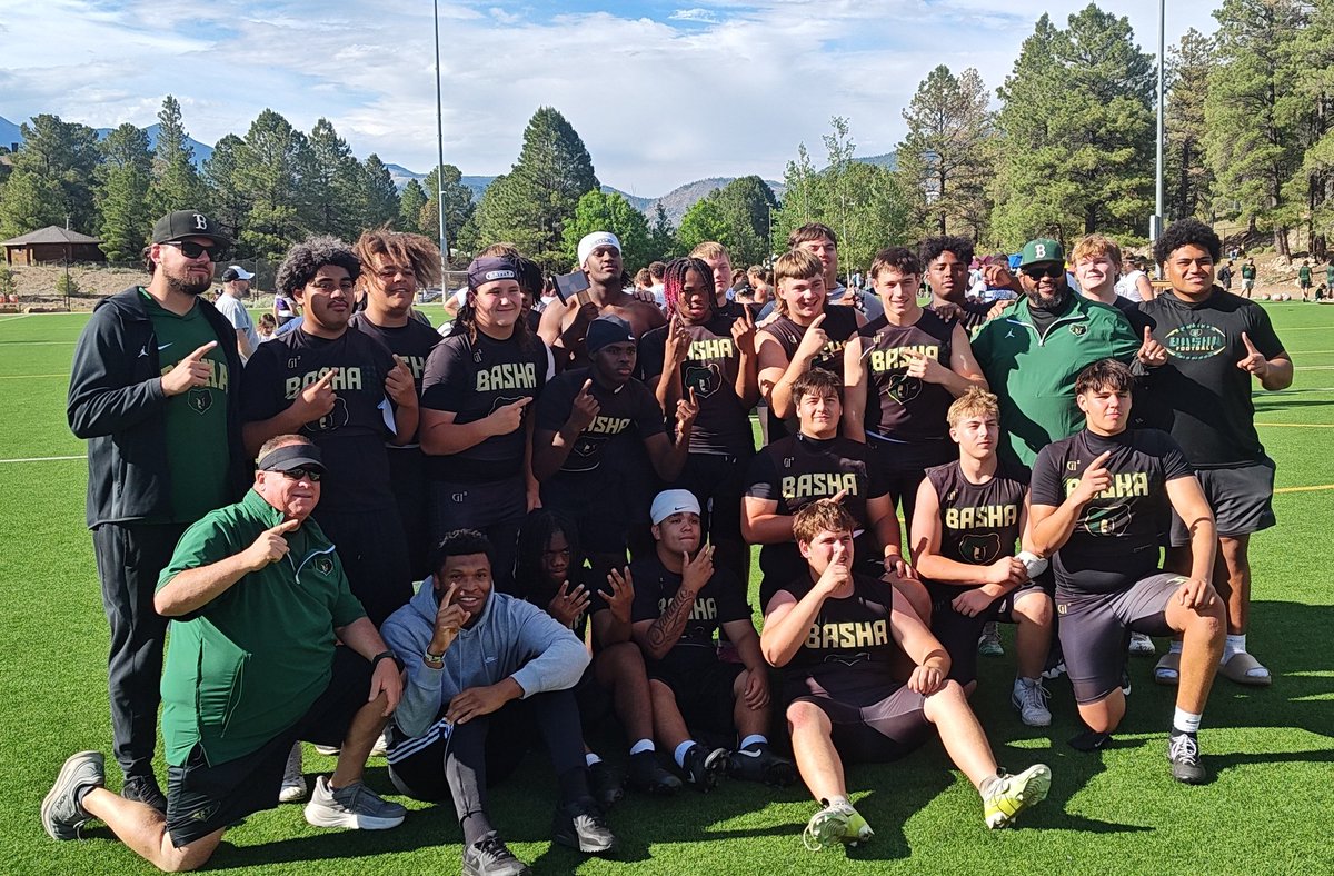 CoachTKelly1's tweet photo. @bashagridiron OL &amp; DL.@NAU_Football  Line Challenge Camp Champs. Thanks @CoachB_Larson - his players, staff and the Defensive coaches for putting on a great day and fighting thru the weather. https://t.co/riPW5ogXRG