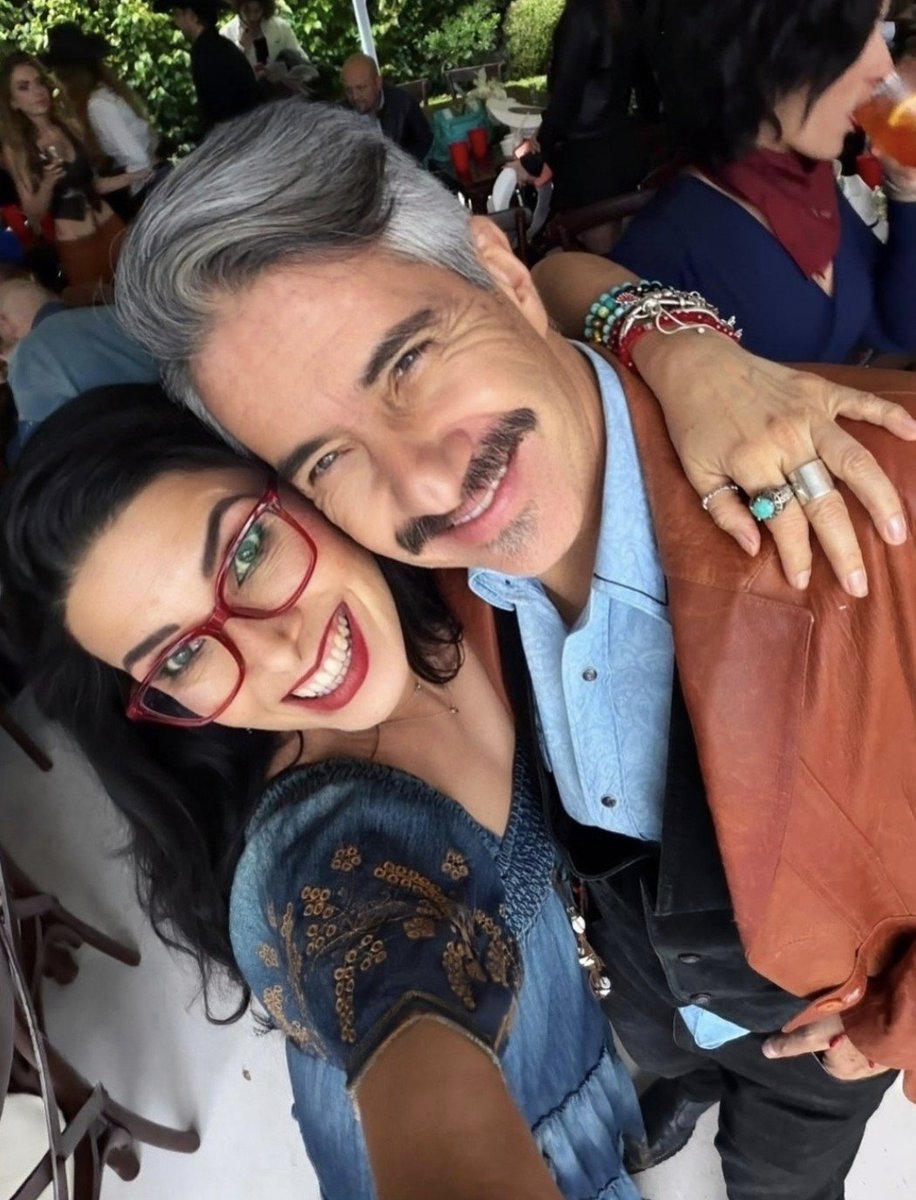 glowsruffo's tweet photo. güero, te tengo una propuesta millonaria para tu próximo proyecto😗 https://t.co/maBQ9kYx46