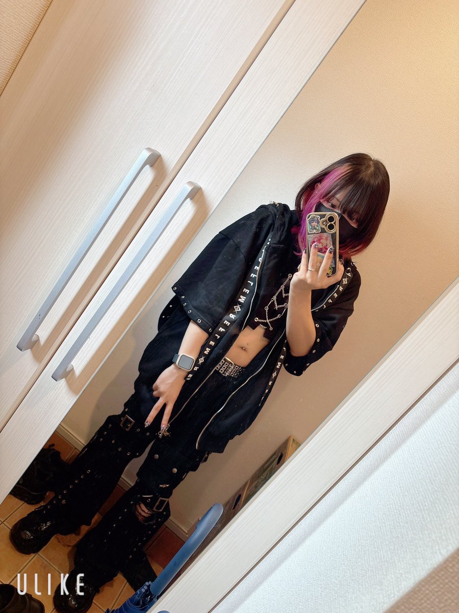 hiramechan_cute's tweet photo. さすがに仕事中は前閉めてるよ
可愛いでしょ？

 #男の娘 ？ https://t.co/ZvetmkvUbY