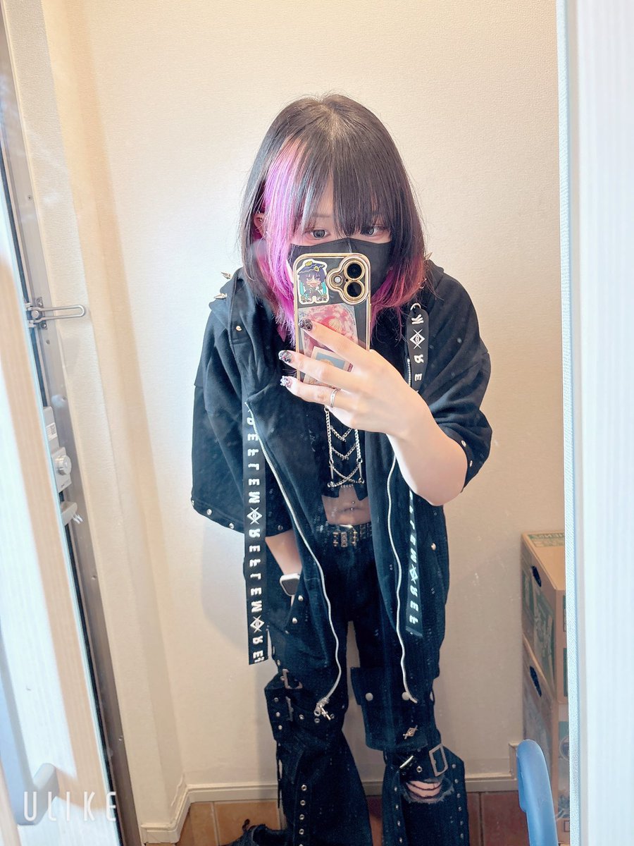hiramechan_cute's tweet photo. さすがに仕事中は前閉めてるよ
可愛いでしょ？

 #男の娘 ？ https://t.co/ZvetmkvUbY