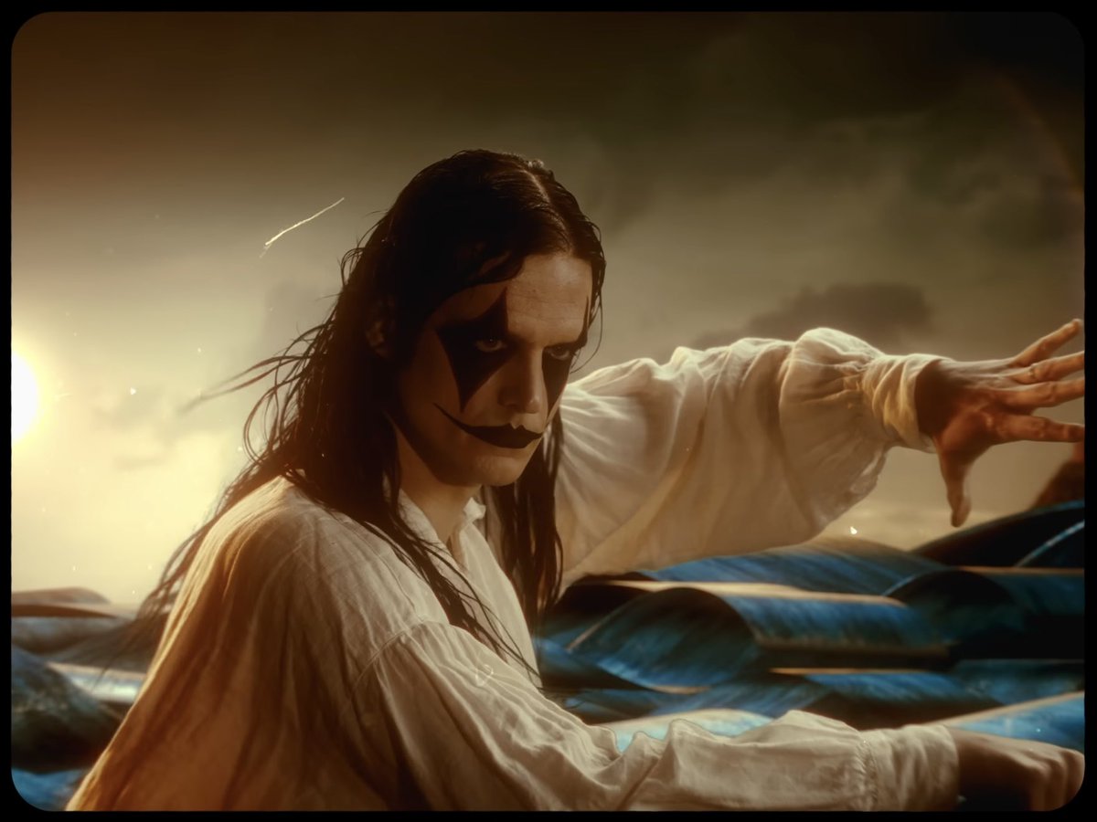 ghoulcrypts's tweet photo. like they were genuinely fucking insane for this video https://t.co/A2URCTN3Ru