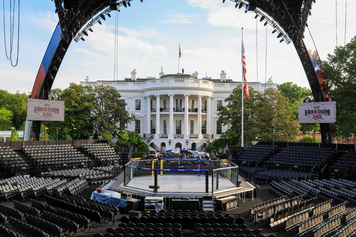 Dolphin_Mishra's tweet photo. Give them bread and circuses, and they will never ask for the €pstein Files.
BTW Happy Birthday President @realDonaldTrump .
#MAGA #MAGALIFE #Trump #Whitehouse #freedom250 https://t.co/p8H8NxjSLN