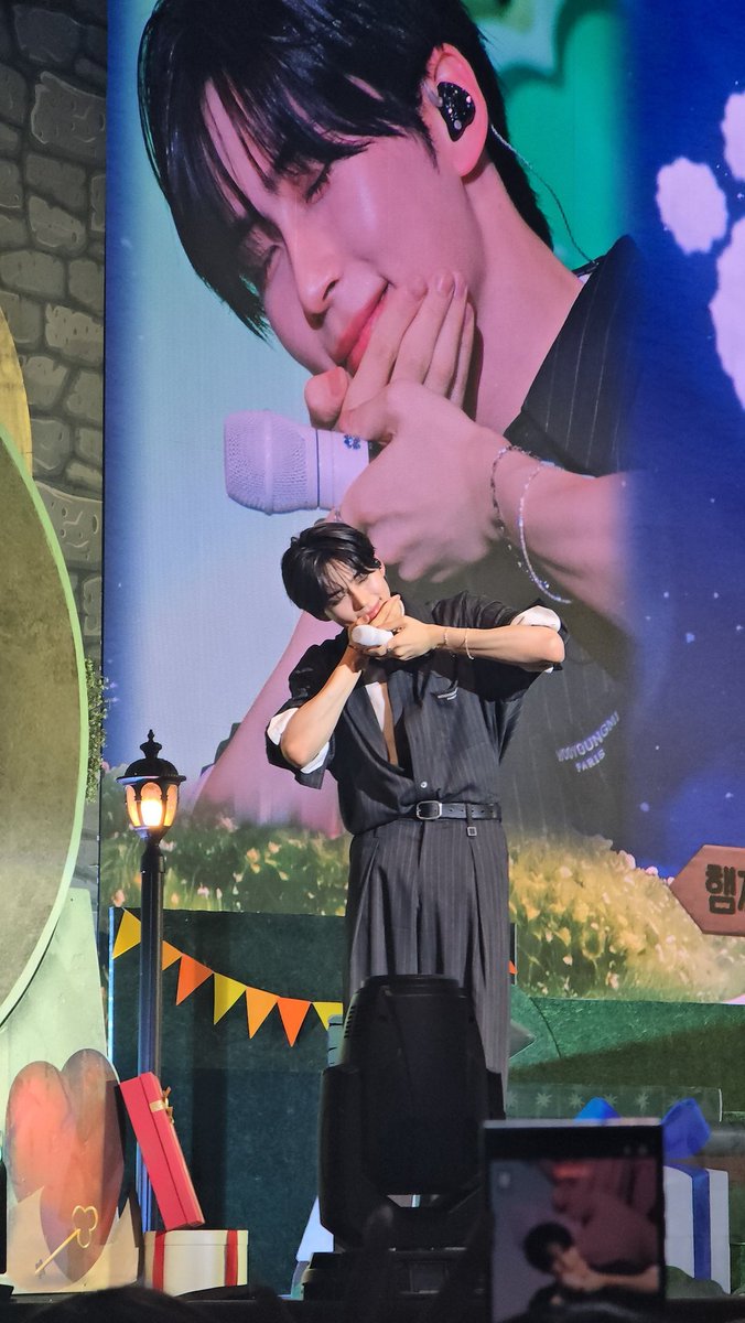 ho_ka0517's tweet photo. 2026.6.13
생일에 수고했어요 https://t.co/c7Z74N89WM