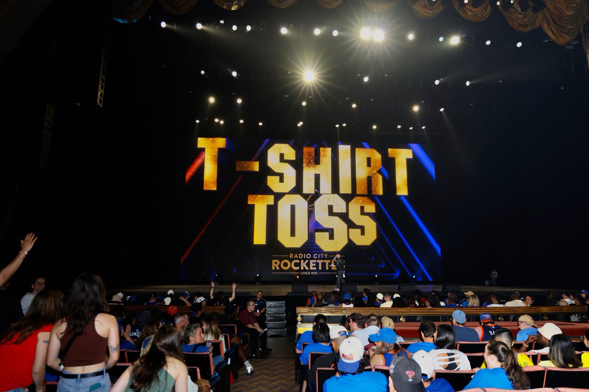 Rockettes's tweet photo. Halftime t-shirt toss at @RadioCity 🏀💙 LGK! https://t.co/7jsALepFKb