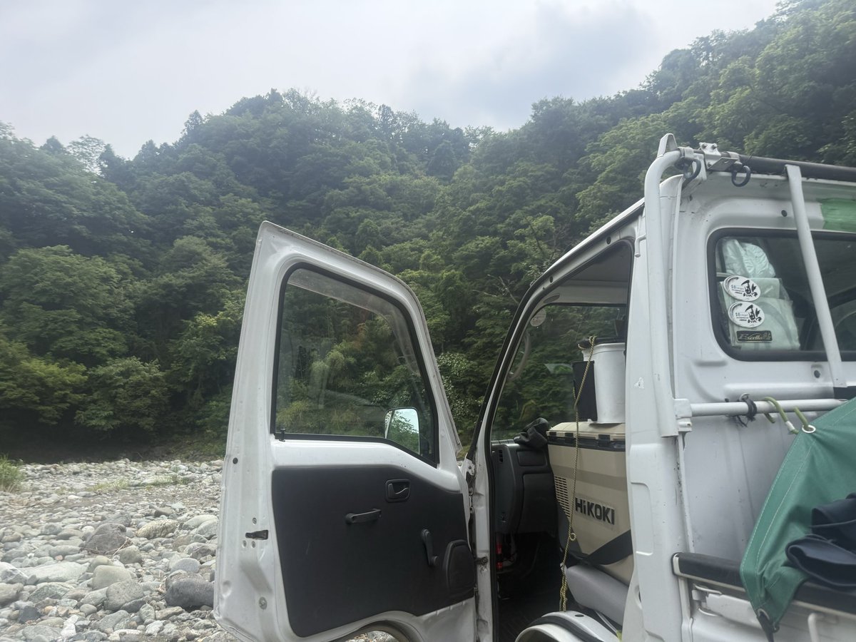 KiyoSlim's tweet photo. 近所の相模川、中津川が物騒なので山奥に来ました。

熊が怖いです。 https://t.co/wFjwmuEtvE