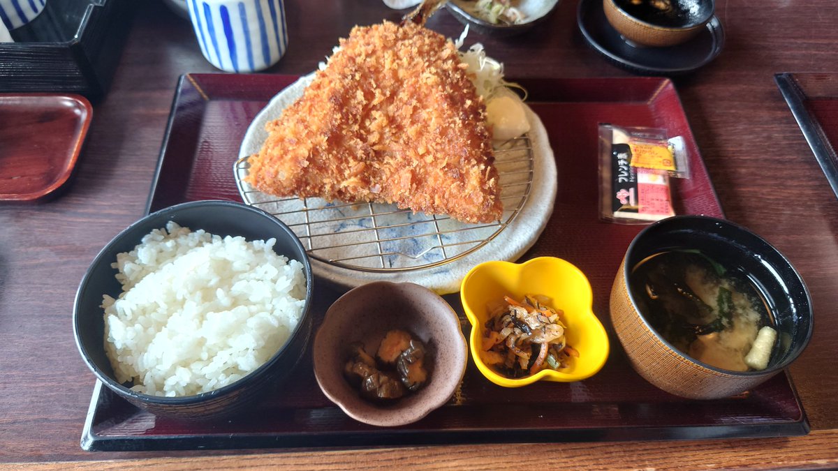 HAL0515's tweet photo. 千葉なう！アジフライ！！！ https://t.co/sTckhx2mog