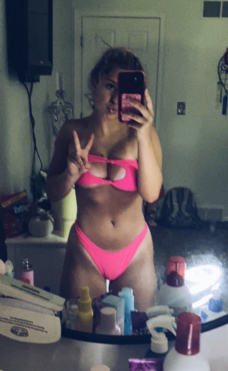 Submissions68's tweet photo. Irl Blonde Bop Mikayla Submitted 😍🍒

#irl #bop #trib https://t.co/QbwixTuRQ6