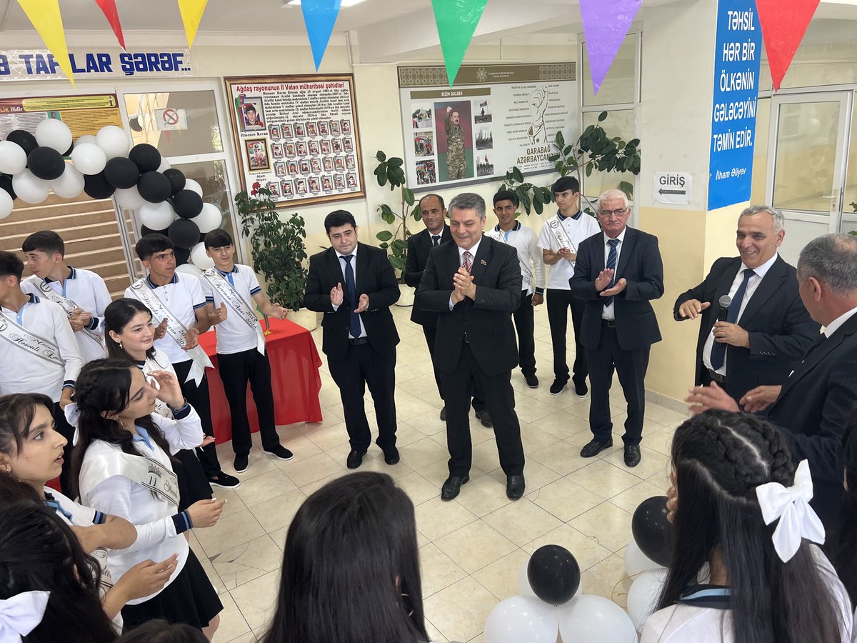 MezahirEfendi's tweet photo. Tacəddin Rüstəmov adına #Ağdaş rayon Birinci Aral kənd Tam Orta Məktəbində keçirilən “#SonZəng” tədbirində iştirak etdik, #məzunlarımızı, #valideyn və #pedoqoji kollektivi təbrik etdik.
#Azərbaycan #Məktəb #Məzun #EduAz #Azerbaijan
@tehsilgovaz
@AgdasIcra
@Milli_Majlis https://t.co/yxALcRT0x6