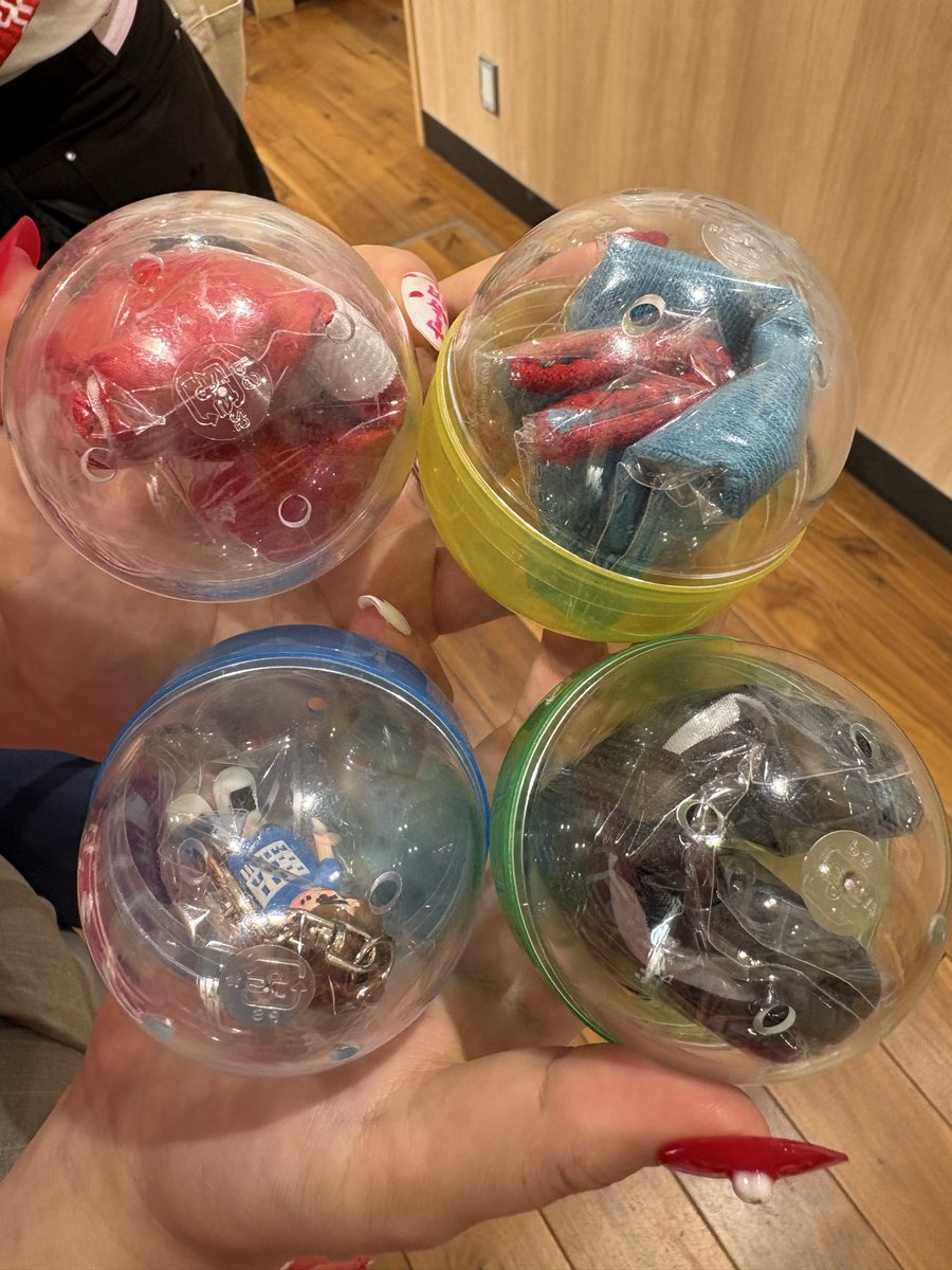 ayanorimakides's tweet photo. SHISHAMOの彩ちゃん探しています。
画像との交換、現金買取可能です。
ぜひお願いします。

求　彩ちゃんキーホルダー
譲　よっちゃんキーホルダー、エコバッグ黒、赤、PETホルダー青

#SHISHAMO #SHISHAMOガチャ https://t.co/54UaaiWCju