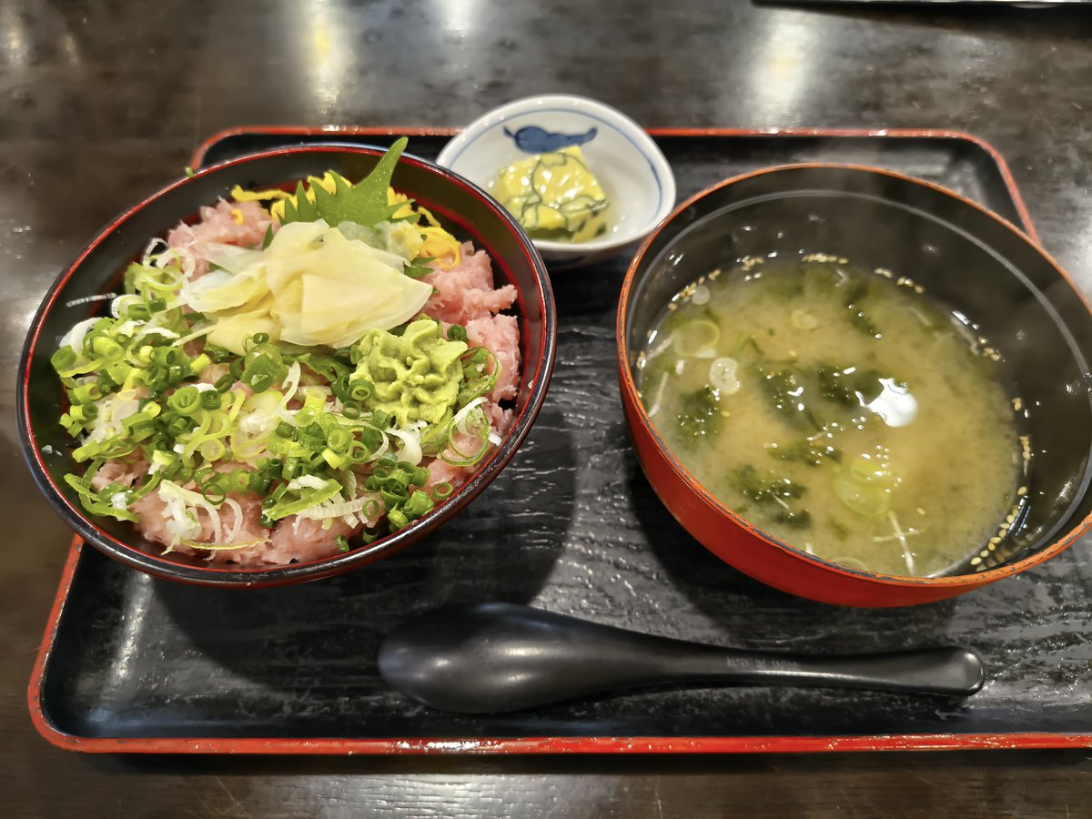 syake_G02's tweet photo. なんか味噌汁がでかい
嬉しい https://t.co/vhUUnLWiU4