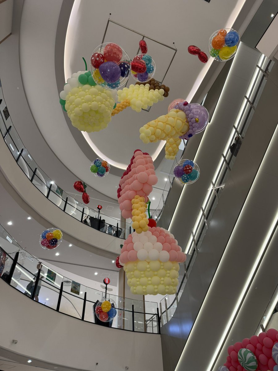 asato280's tweet photo. 昨日は母とノリタケイオンでバルーン🎈巡り
可愛かったり美味しそうだったりカッ���よかったり
全部風船なのすごい🤩
母とおデート楽しかった！

#イオンモールNagoyaNoritakeGarden 
#ジャパンバルーンフェスティバル2026 https://t.co/DxW25TNGQo