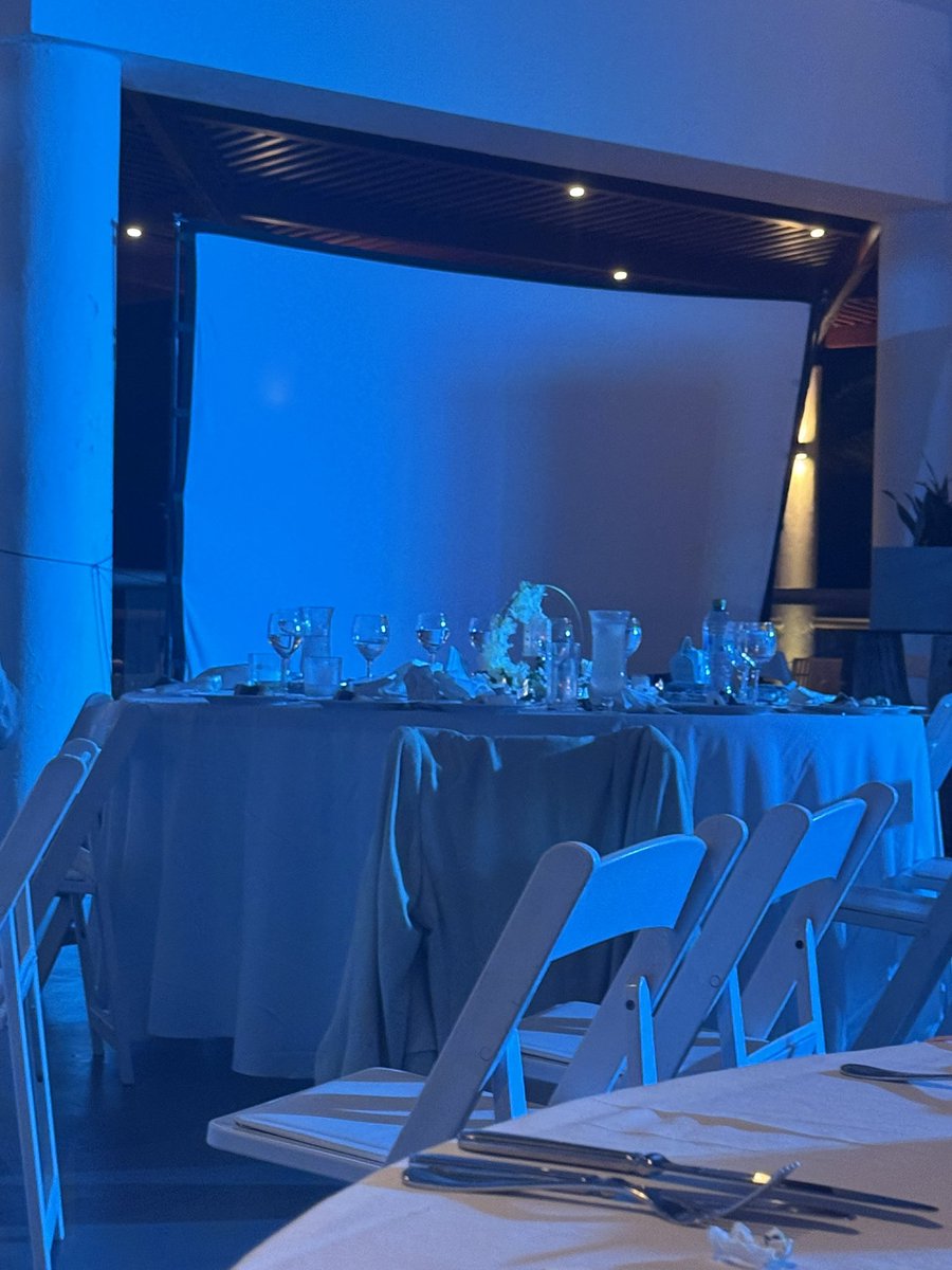 abnoormality's tweet photo. at a wedding in cancun where 90% of the guests are from texas and the groom has a projector ready for the game i’m fighting for my life as the sole nyc resident https://t.co/gbOBWxmHHd