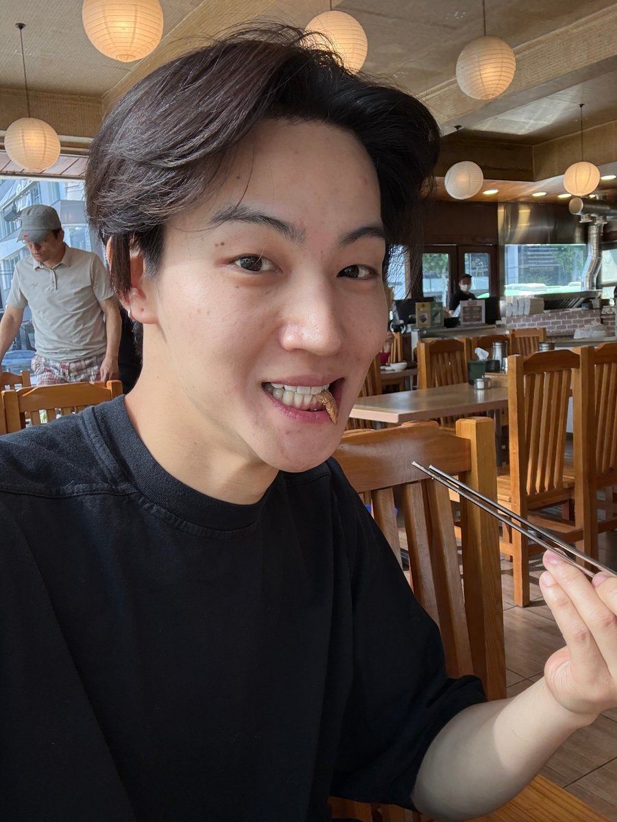zrhvibes's tweet photo. ㅤ

           https://t.co/VJfdNjWcGc⠀⠀⠀⠀⠀⠀⠀⠀⠀⠀ .ᐟ ㅤ

           💬 sometimes we need to feed aegi's daddy too. yummy ba? @jrdrekords 
ㅤㅤㅤ
ㅤㅤㅤ https://t.co/fWvtBCBkJ0
