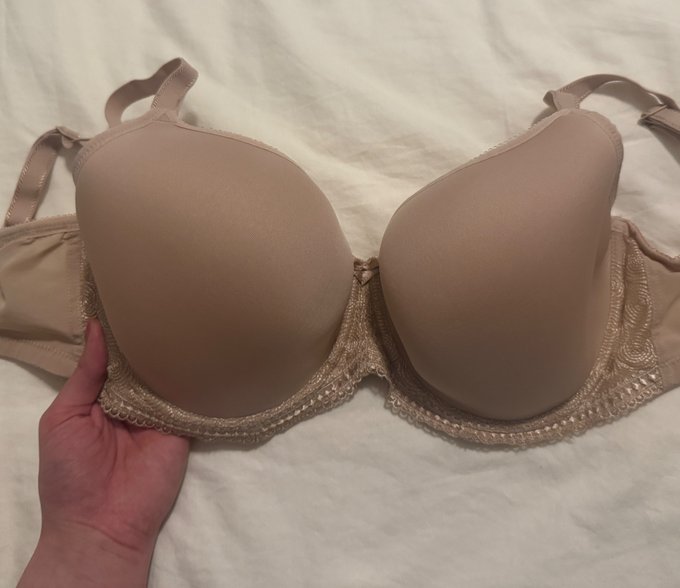 Eve 💗🌸 - How TF are they so big?? https://t.co/8U9b8B3SCD