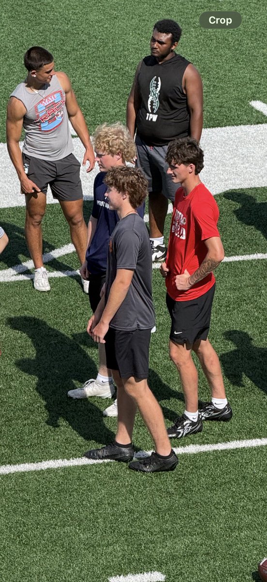 KaseAdams2027's tweet photo. @BraytonCarter6 @barlowjordan23 @CoachEkern @Pbriningstool @ucobronchofb @chase_benham Good to see yall today! https://t.co/RrlJmk4OMp