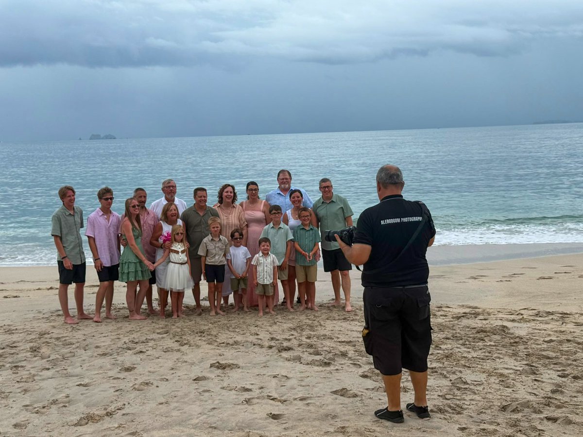 alerodgom's tweet photo. Family photos at Playa Conchal, Guanacaste. https://t.co/HIVR5XZ0JF