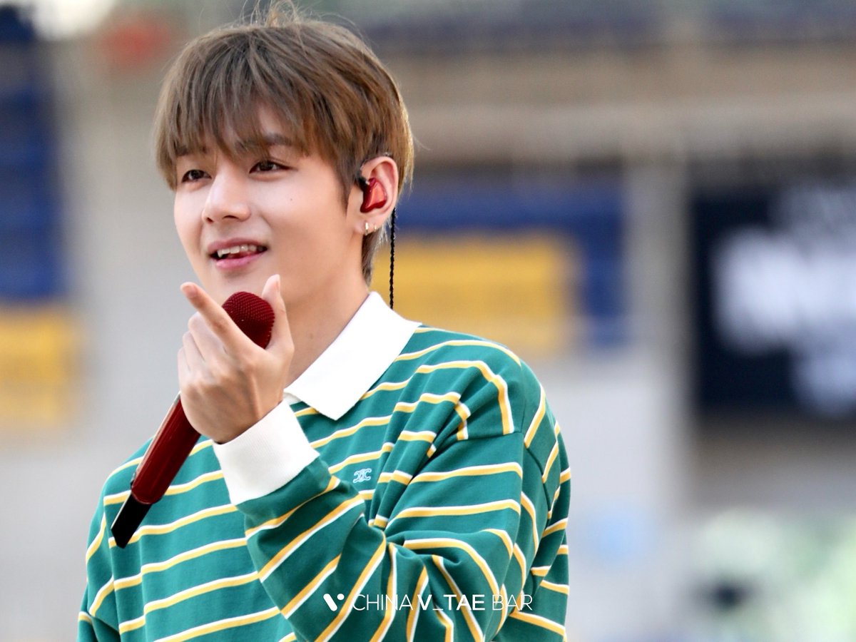 KIMTAEHYUNGBAR_'s tweet photo. 260612 BTS ARIRANG IN BUSAN

태형아👼🏻💜

#뷔 #태형 #TAEHYUNG 
#방탄소년단 #BTS @BTS_twt https://t.co/UYJbiZp2sN