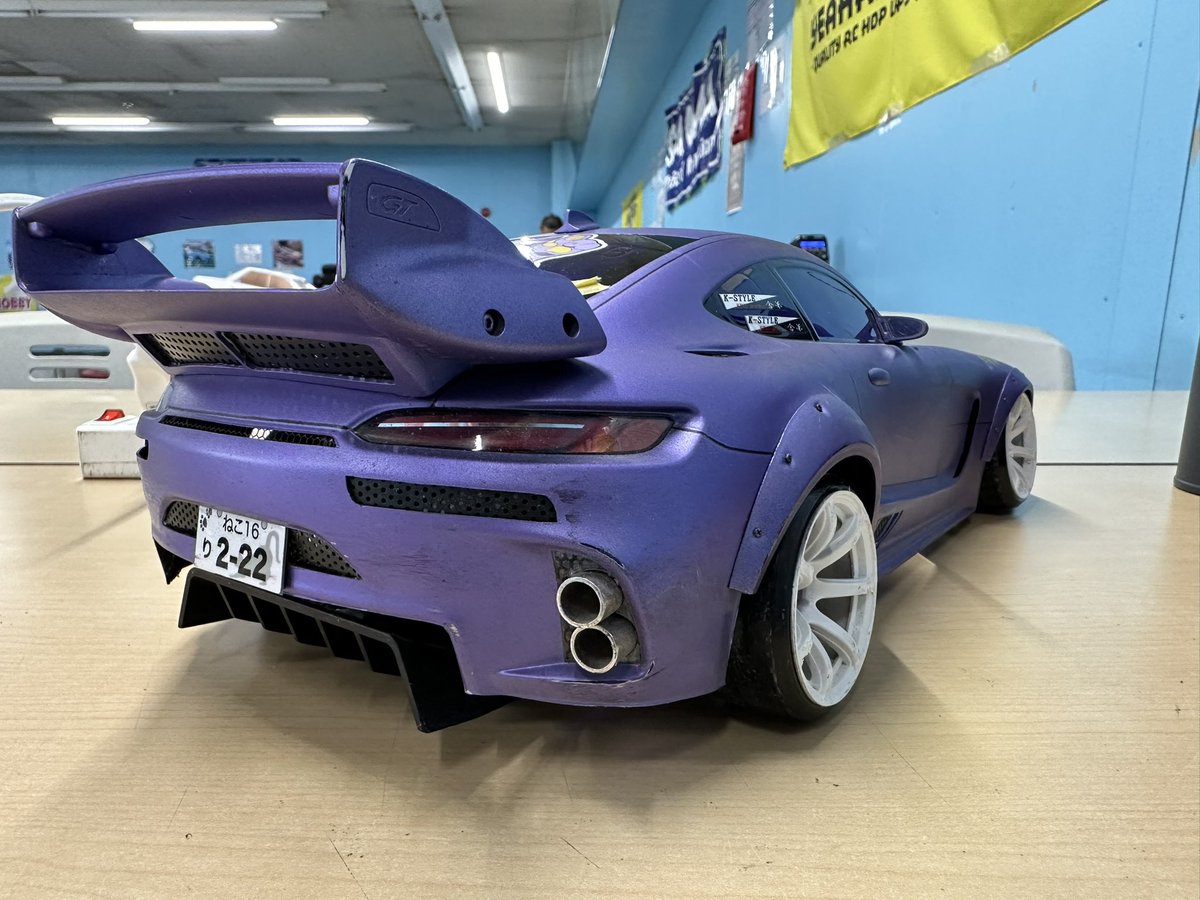 Liberte_rc's tweet photo. 今日もファスター🏁
車が少しずつ変わってきて楽しすぎる🔥
いつ見ても、何度見てもかっこいい私のAMG❣️

#ドリフト #ラジコン #ファスター #AMG #リベルテの休日 https://t.co/4fVXrpuDe9
