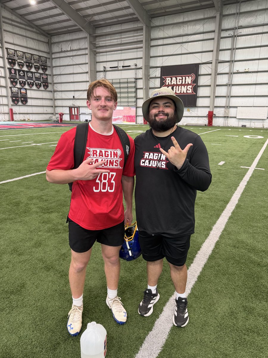 carson_landry15's tweet photo. Camp at ULL! Appreciate all the coaches and their time 🤟🏼
@coachbrock923 @michaeldes1 @LoganGuerrera @CoachMGiuliani @CoachStoker https://t.co/MKwmFF3mPG