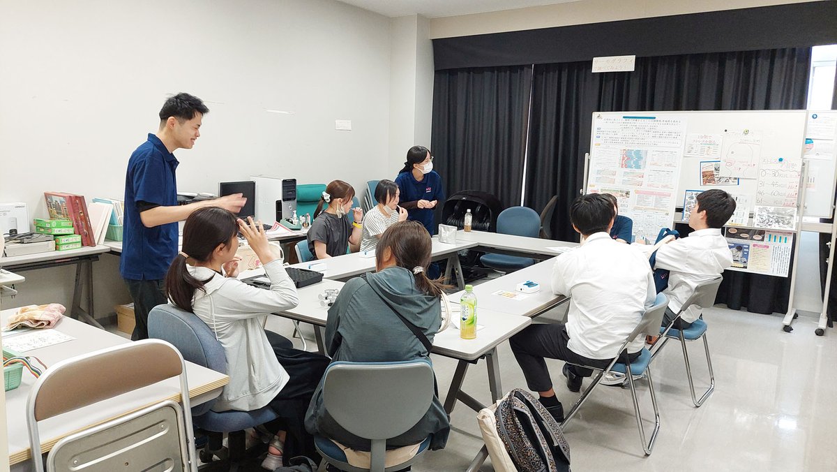 HirokokuUp's tweet photo. #広島国際大学 #オープンキャンパス 午前の様子！教職員、学生スタッフも、皆様にお会いできてとてもうれしいです！(^o^) 午後からは模擬講義もありますので、益々盛り上がっていく予定です！それでは、よい1日をお過ごしください！(^o^)/ #ヒロコク #HIU #健康科学 #心理学科 https://t.co/9rEwcCzxW4