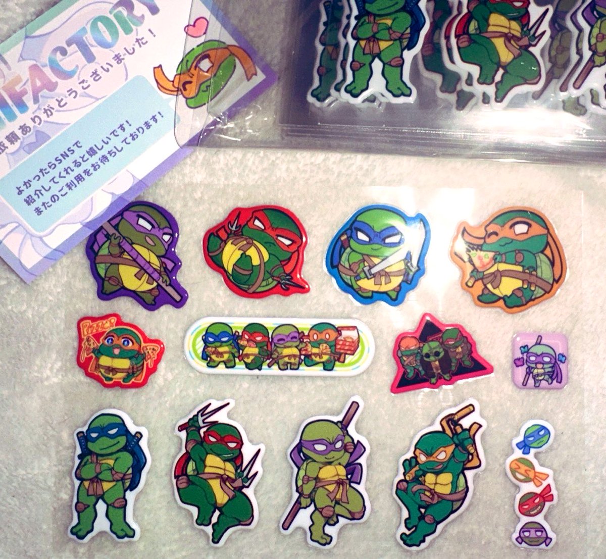 aoinudayo's tweet photo. 🐢ステッカー現物届いた！正直にいって大変可愛く作れた！うれし〜！
※個人のファンメイド二次創作のものです https://t.co/lriofHWJ4b