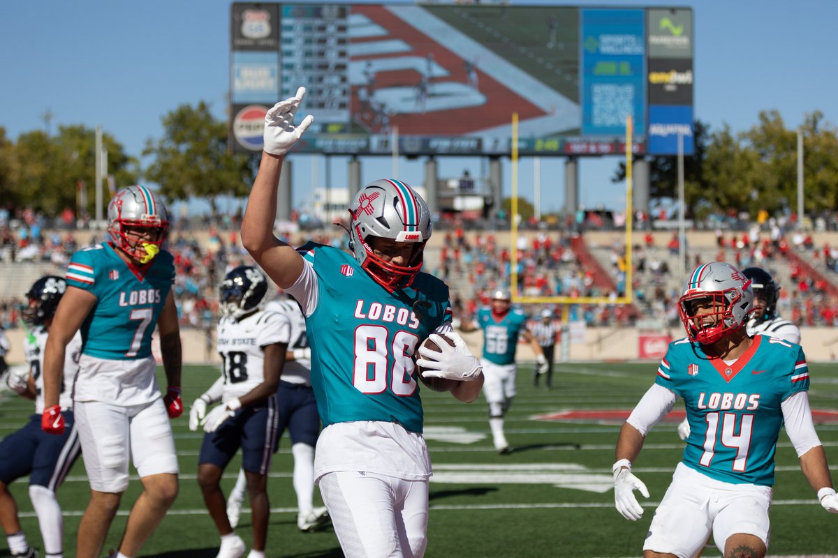 CouchPSports's tweet photo. LFG: 16 Lobo football players made the Phil Steele All-Mountain West Squad (most by any team in the MW): Here are the players who made it:
-WR Troy Omeire (1st Team)
-TE Cade Keith (1st Team)
-OG Malik Aliane (1st Team)
-DT Brian Booker (1st Team)
-LB Jaxton Eck (1st Team)
-OC Kaden Robnett (2nd Team)
-DE Darren Agu (2nd Team)
-DB Ormanie Arnold (2nd Team)
-S Austin Brawley (2nd Team, should be first)
-RB Scottre Humphrey (3rd Team)
-OG Jaymar Tasi (3rd Team)
-LB Mercury "The Engineer" Swaim (3rd Team)
-P Michael Kern (3rd Team)
-QB Jack Layne (4th Team)
-OT Tyler Lawrence (4th Team)
-DB Tavian Combs (4th Team)

#newmexico #unmlobos #golobos #mountainwest #collegefootball